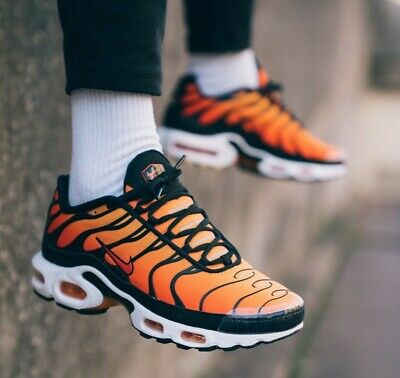 orange air max plus tn
